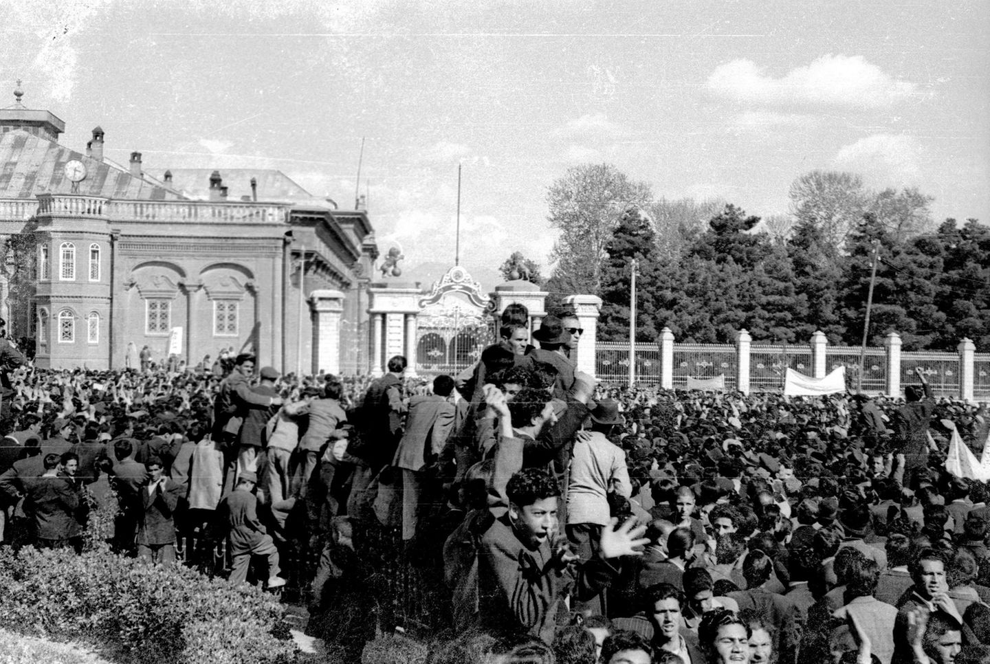Kundgebung zur Bekämpfung der Anglo-Iranischen Ölfirma in der Parlament Square