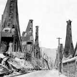 Öltürme in Binagadi, nördlich von Baku, August 1918