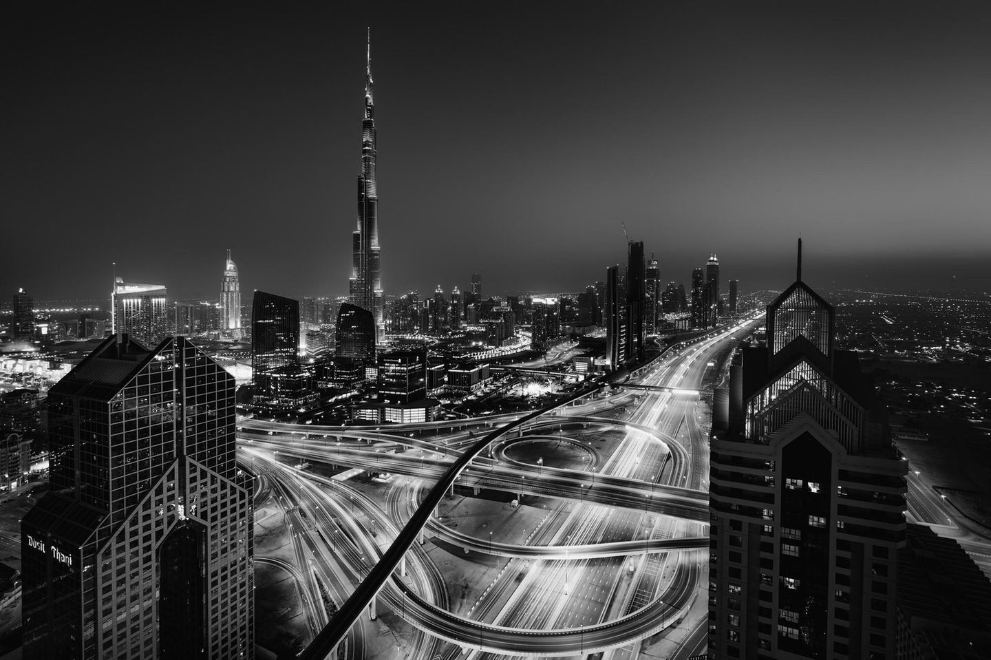 Skyline Dubai bei Nacht
