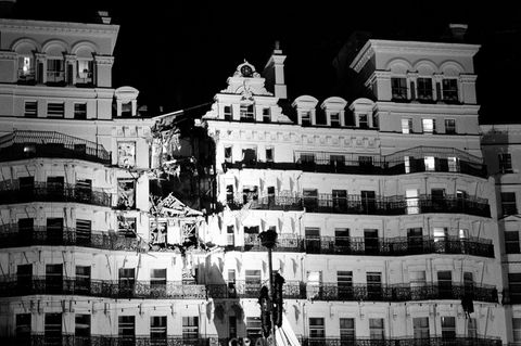 Hotel mit zerstörter Fassade