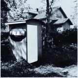 Ein Schuppen auf dem Hof in Elmtaryd mit dem ersten IKEA-Logo.