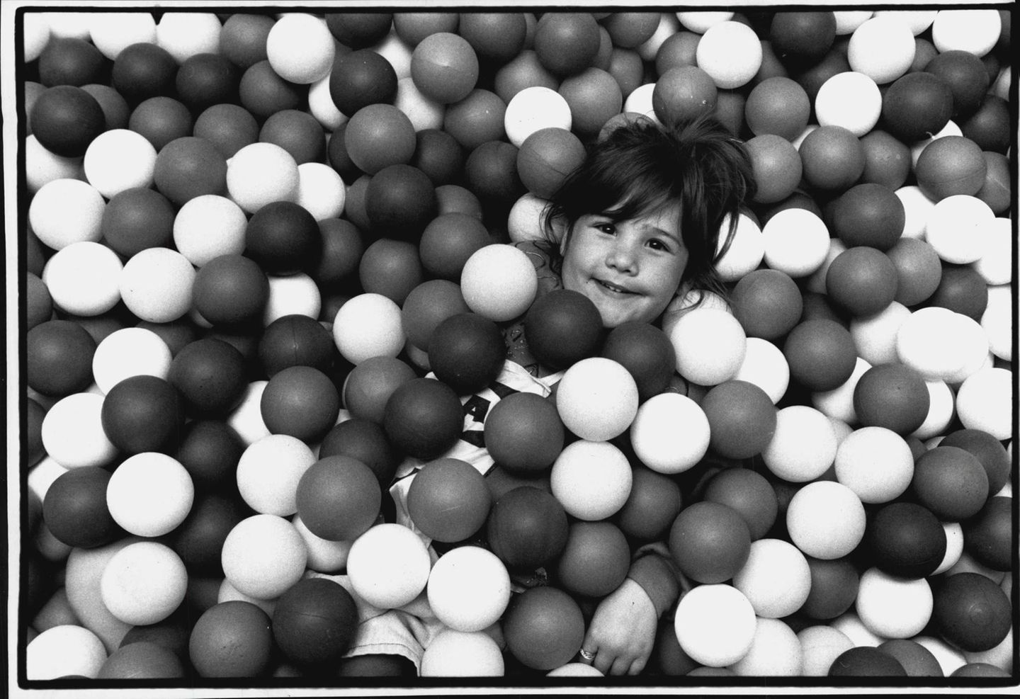 Kinder? Willkommen! Kind im Bällebad