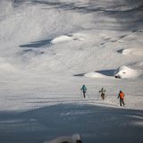 Schneelandschaft mit Schneeschuhwanderern