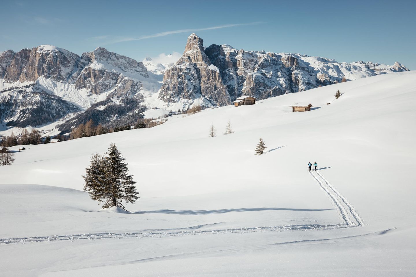 Schneelandschaft mit Schneeschuhwandern