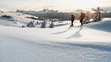 Schneelandschaft mit Schneeschuhwanderern