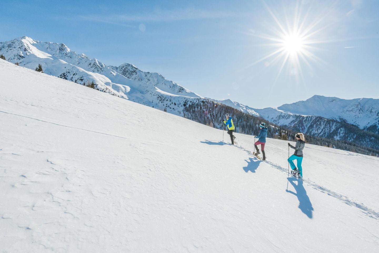 Gsiesertal, Gipfeltour Schneelandschaft mit Schneeschuhwanderern