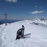 Schneelandschaft mit Schneeschuhen