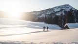 Schneelandschaft mit Schneeschuhwanderern
