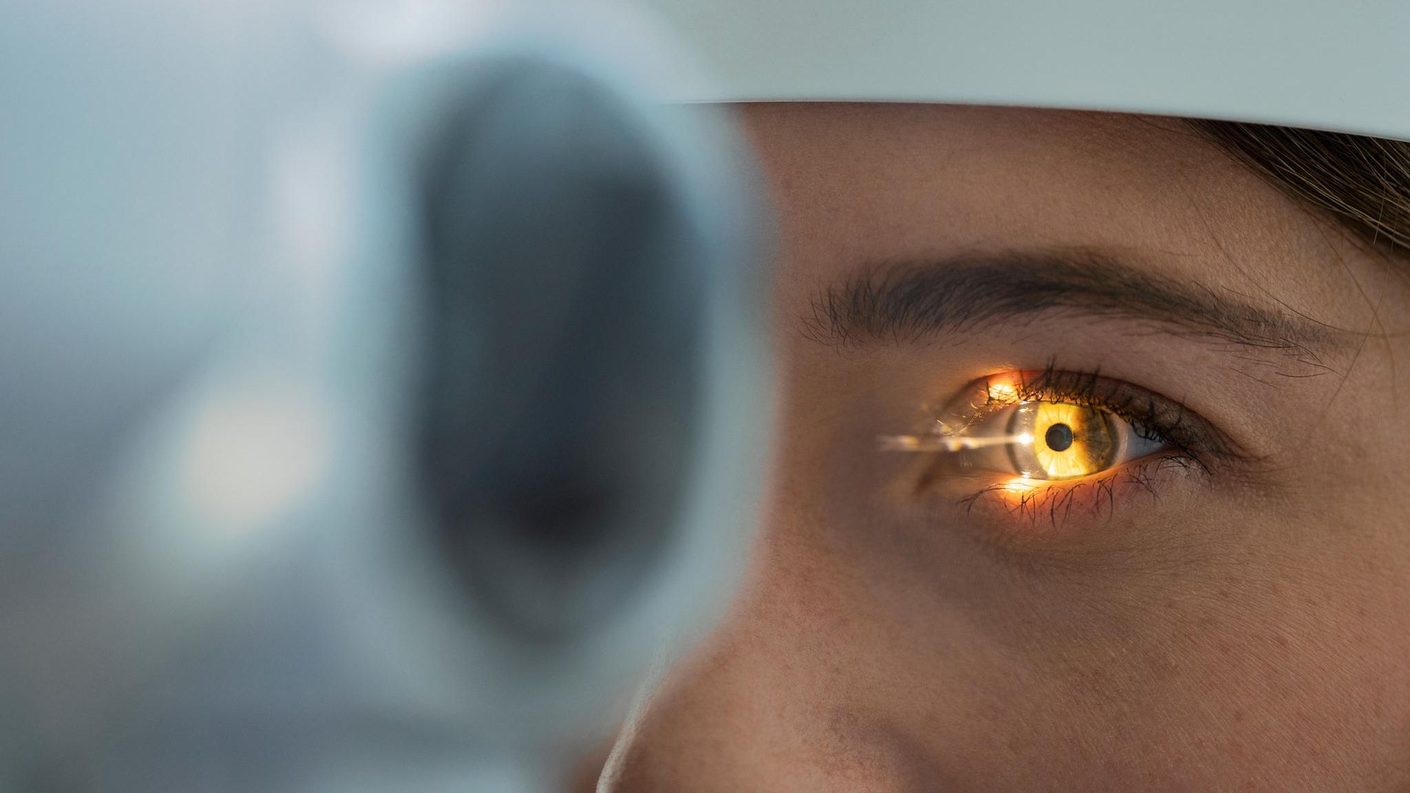 Nachaufnahme einer Augenunterschung Nachaufnahme einer Augenunterschung