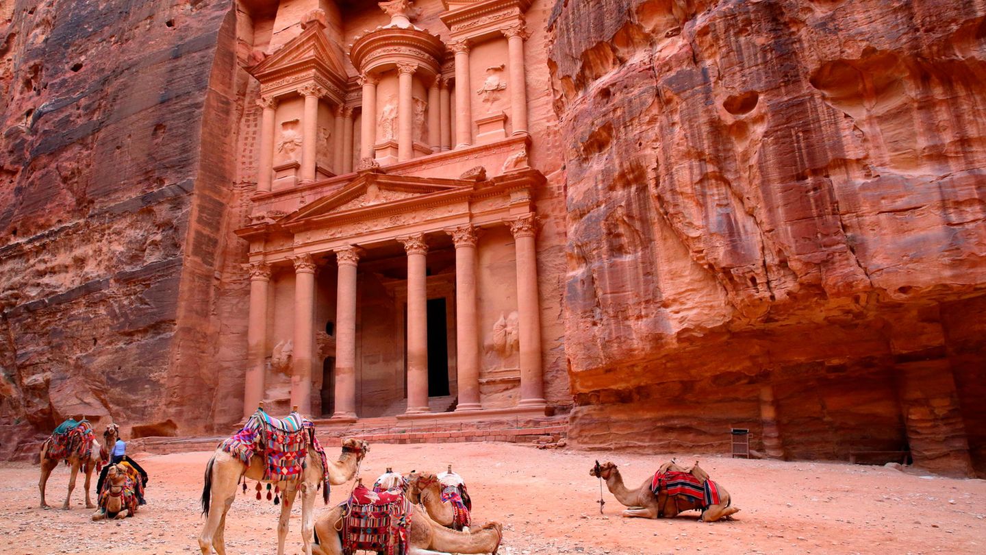 Arch-ologie-Sensationsfund-in-Petra-Ein-Grab-mit-2000-Jahre-alten-Skeletten