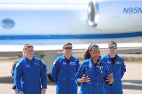 Der russische Kosmonaut Alexander Grebenkin und die Nasa-Astronauten Michael Barratt, Jeanette Epps, sowie Matthew Dominick kehr