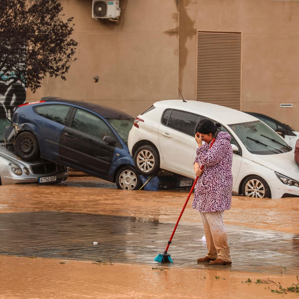 Seit Dienstag liegt ihre Welt in Trümmern: Starke Regenfälle ließen die Flüsse in der Region Valenica über die Ufer treten