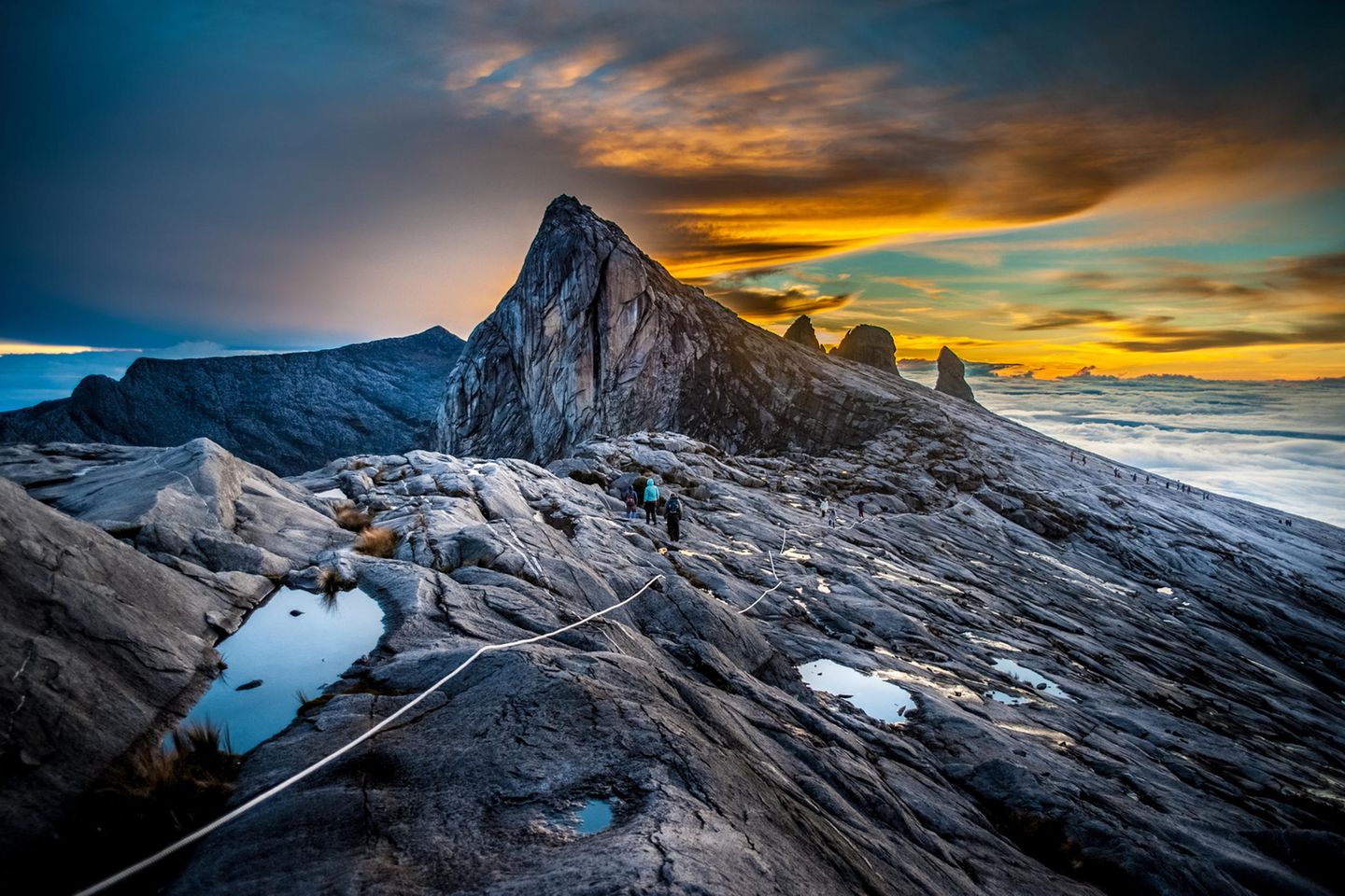 Auf dem Gipfel des Kinabalu in der malaysischen Region Sabah auf Borneo