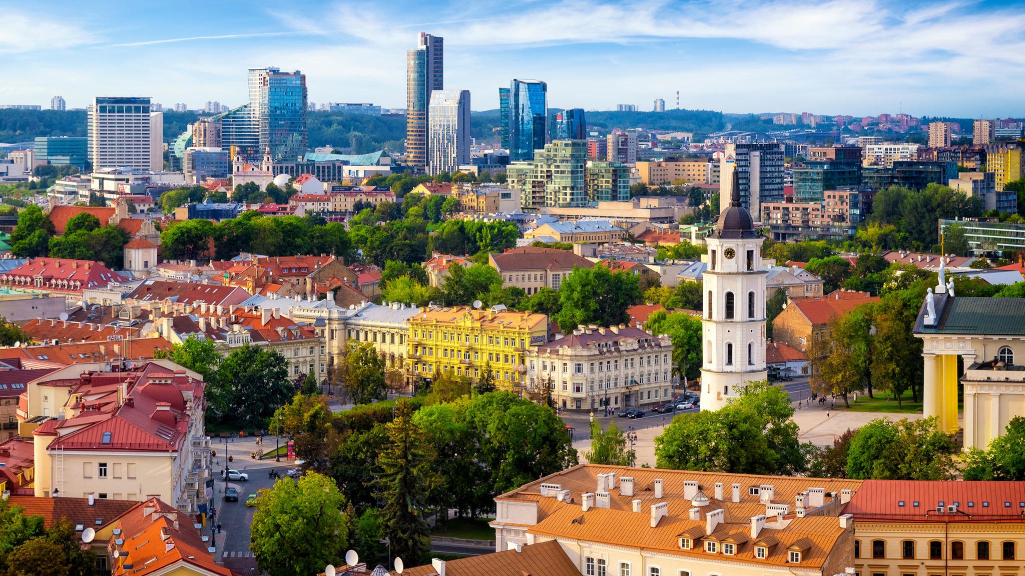 Blick auf die Altstadt und den modernen Teil von Vilnius