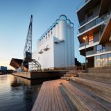 Moderne Architektur in der Sonne