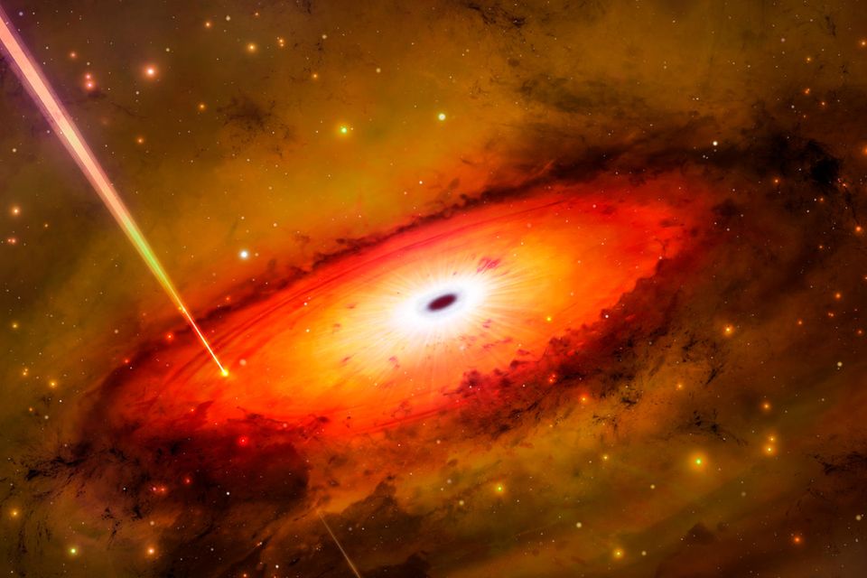 Rote Galaxie mit schwarzem Loch