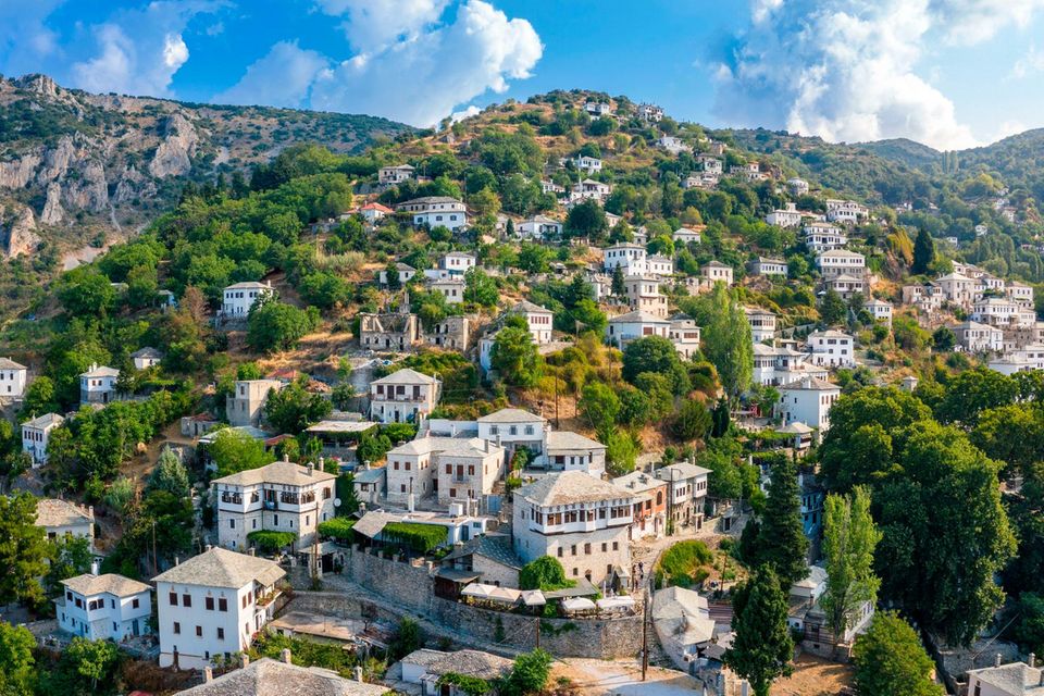Traditionelles griechisches Dorf Makrinitsa am Berg Pelion in Zentralgriechenland 1.7225