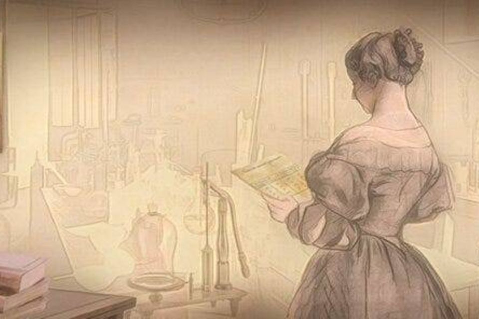 Pastellfarbene Zeichnung: Frauenfigur studiert schriftliche Aufzeichnungen vor Experiment-Aufbau.