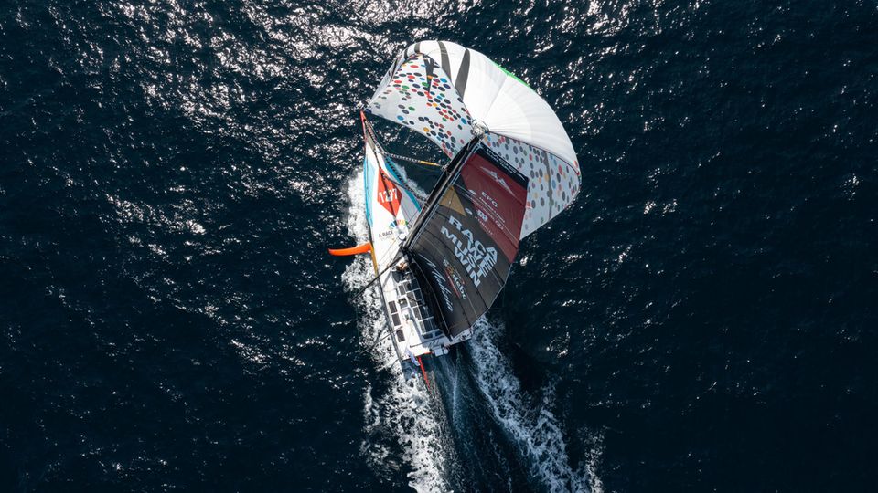 Mit dem Wind um die Welt: Bei der diesjährigen Vendée Globe-Regatta helfen 25 Teilnehmende auch der Forschung - unter anderem Boris Herrmann mit seiner Yacht "Malizia Seaexplorer"  