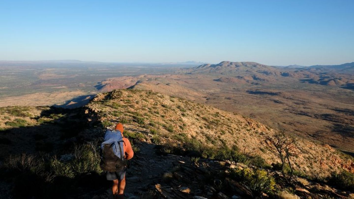 zu-fu-im-outback-w-stenwunderweg-wandern-im-herzen-australiens