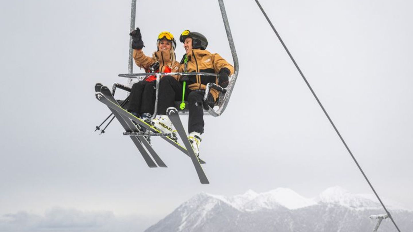 teurer-familienurlaub-adac-vergleich-skipass-preise-ziehen-an-7-spar-tipps