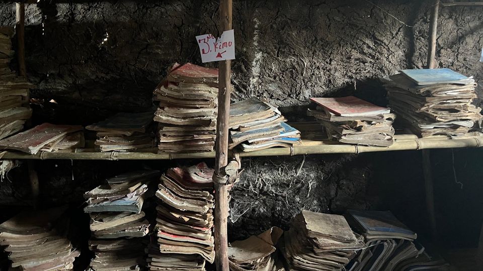 zefledderte Schulbücher