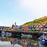 Hummerbuden mit Hafenblick