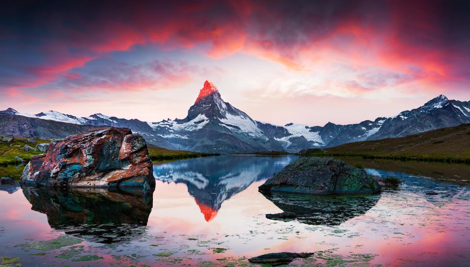 Ob Leinwand oder Fotodruck: Beeindruckende Naturmotive wie dieses Bergpanorama vom Matterhorn finden Sie auch im GEO Shop 
