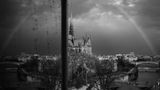 Blick auf Notre-Dame aus einem Fenster heraus