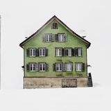 Denn bei seinen Aufnahmen konzentriert sich der Deutsche auf jene abgelegene Häuser, die noch nicht dem Tourismus dienen. Statt aufwendiger Schnitzkunst und karierten Vorhängen zeigen sie deshalb die Spuren des entbehrungsreichen Alltags ihrer Bewohner. Für Renovierungsarbeiten fehlt ihnen oft das Geld