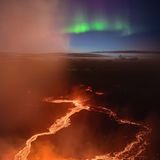 "Durch den Wind, die Hitze und die schlechte Sicht rund um den Vulkan gelang es mir, ein vertikales Panorama aufzunehmen, gerade als sich der Rauch und die Asche des Vulkans zur Seite bewegten", schreibt Fotograf Josh Beames zu seinem Drohnenbild mit Nordlicht.
