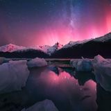 Chile: In der Wildnis der patagonischen Fjorde gelang dem Fotografen Marc Adamus diese in Rosa getauchte Szenerie aus Eis, Licht und Fels.