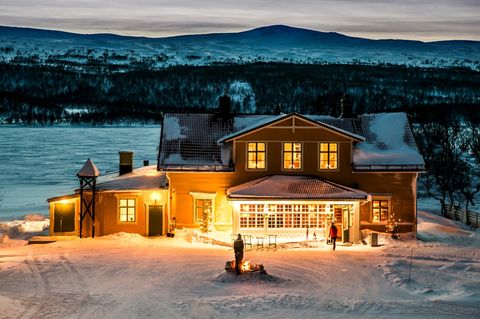 Das Hotel Fjällnäs, hoch oben im schwedischen Gebirge, markiert das Ende der bewohnten Welt, bevor die Straße sich zur norwegischen Grenze hin in die Wildnis schlängelt