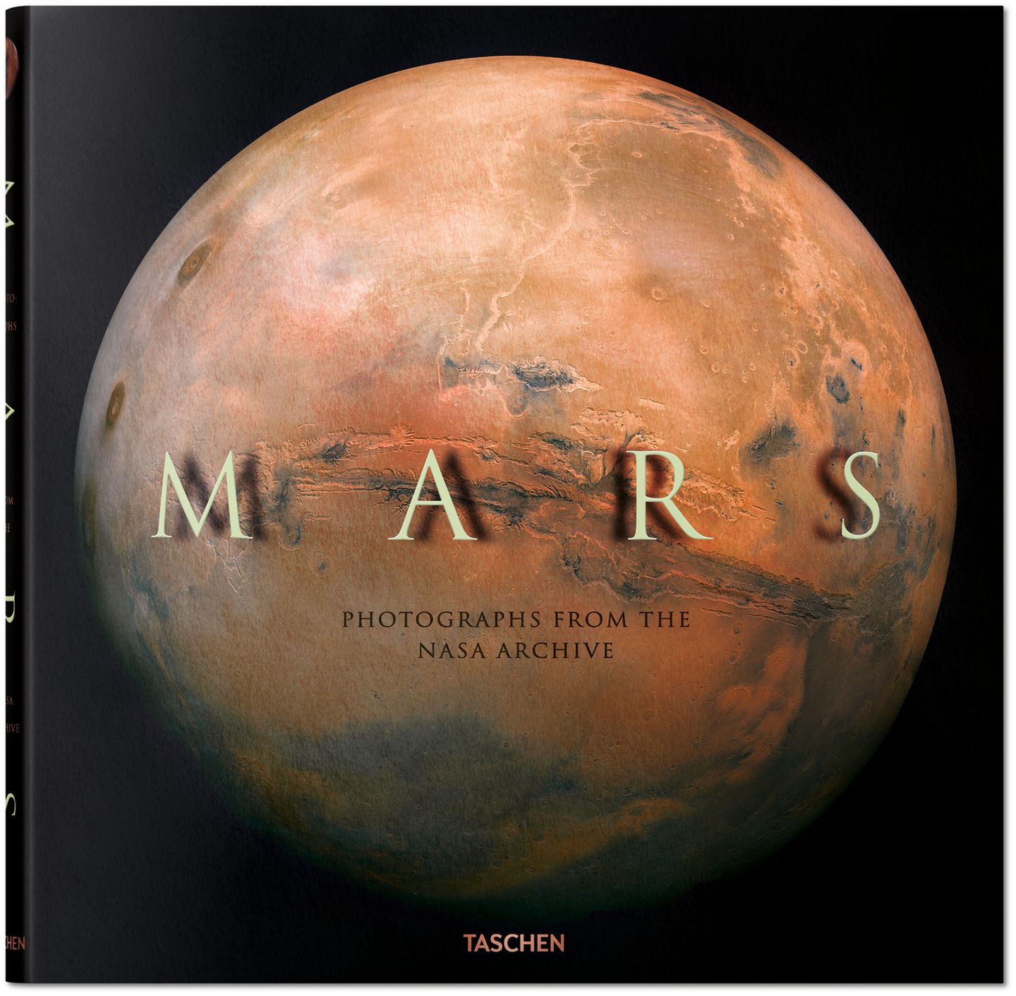 Auf 340 Seiten vereint der Bildband "Mars" eine Fülle spektakulärer Aufnahmen des Planeten – begleitet von Essays, etwa vom ehemaligen Chefwissenschaftler der NASA, James L. Green (hier zum Interview). Das Buch aus dem Verlag Taschen kann hier bestellt werden. 
