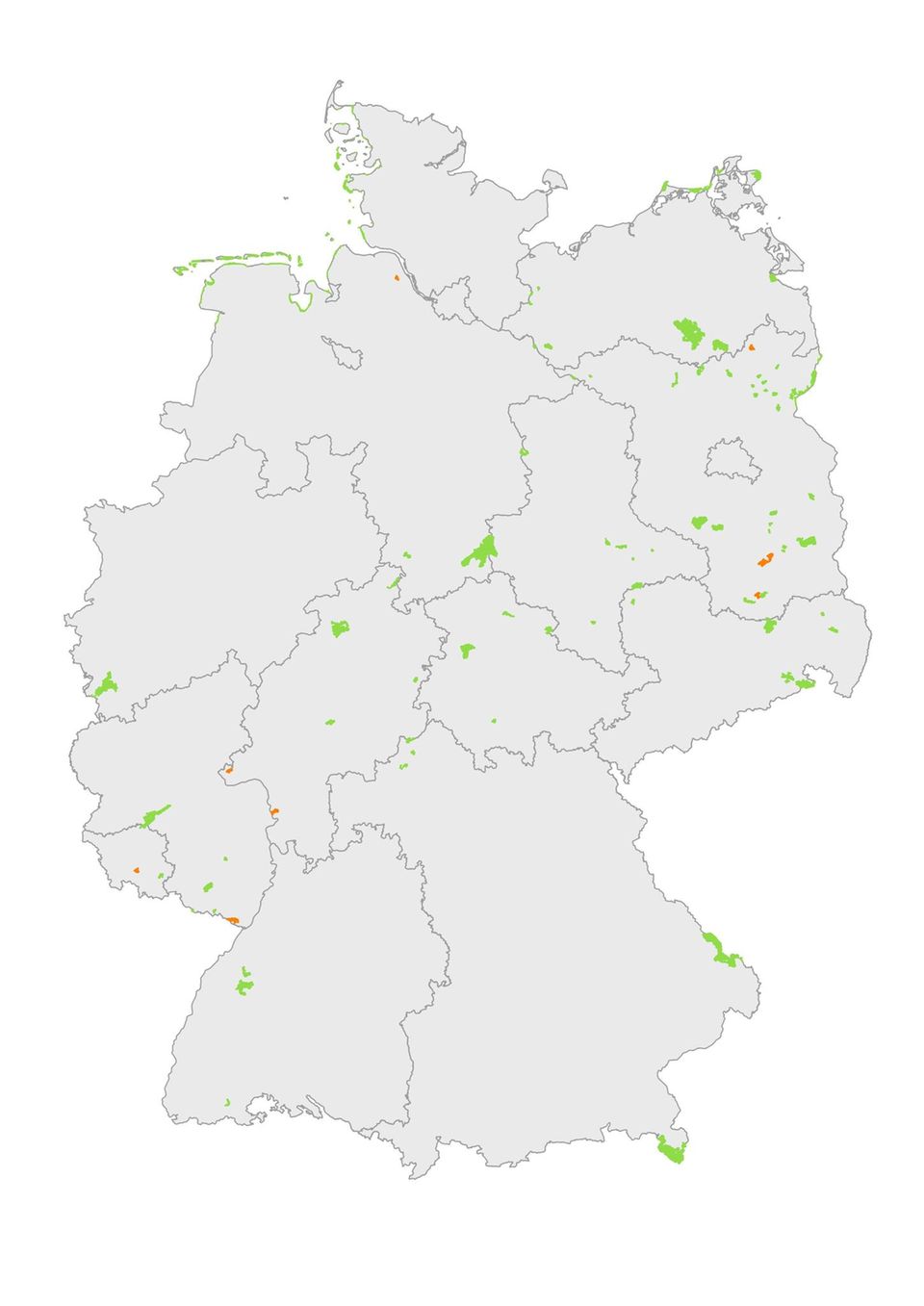 Wo gibt es in Deutschland echte Wildnis? Die grünen Flächen zeigen bereits vorhandene großflächige Wildnisgebiete, die orangenen geplante Wildnisprojekte 