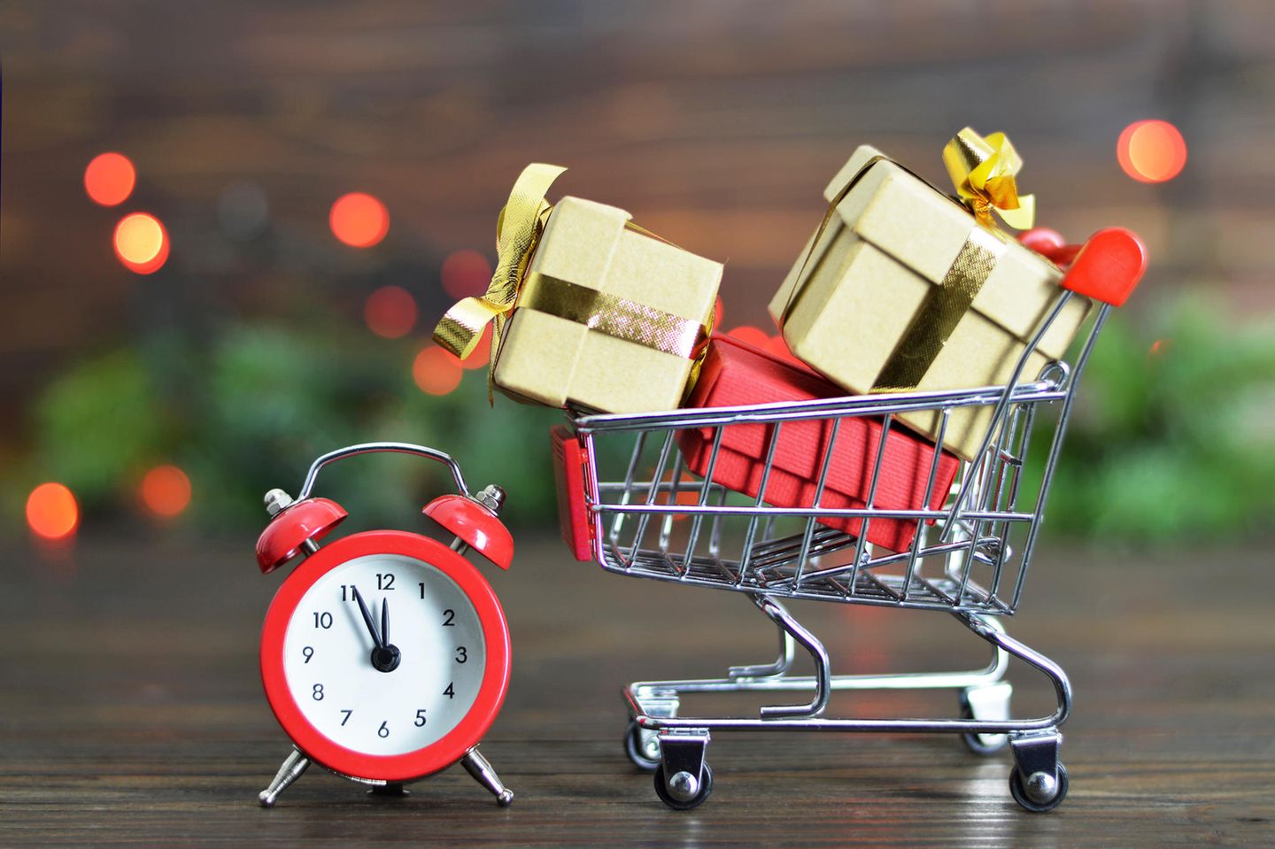 Wecker und  Geschenkkartons
