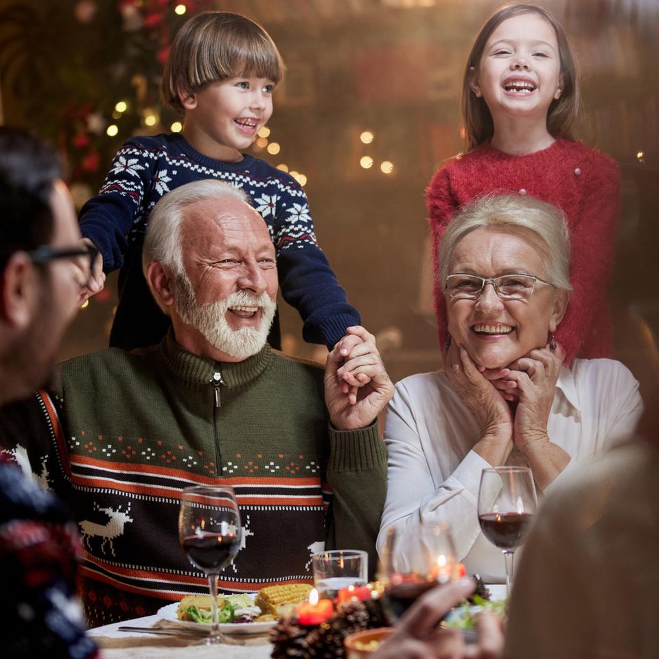 An Weihnachten treffen mehrere Generationen aufeinander, das birgt Konfliktpotenzial. Psychologinnen und Psychologen wissen Rat