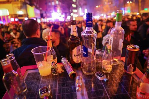 Silvesternächte sind oft alkoholselig. (Archivbild) Foto: Christian Charisius/dpa