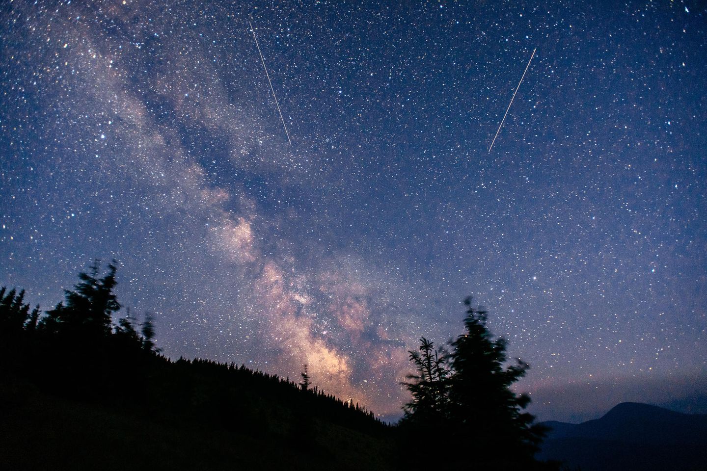 Am dritten Januar ziehen Sternschnuppen über Deutschland. Verursacht werden sie von einer kosmischen Staubwolke