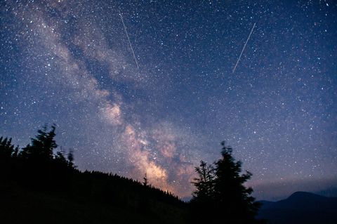 Am dritten Januar ziehen Sternschnuppen über Deutschland. Verursacht werden sie von einer kosmischen Staubwolke