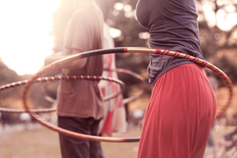 Auch wenn Hula-Hoop ein Spaß ist, können einige Menschen dabei erstaunlichen Ehrgeiz – oder Ärger –entwickeln