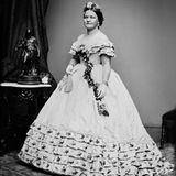 US-Präsidentengattin Mary Lincoln im ausladenden Ballkleid