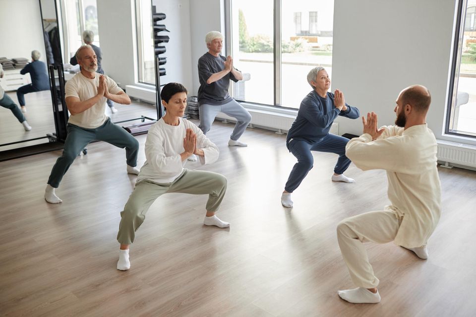 Menschen beim Qigong