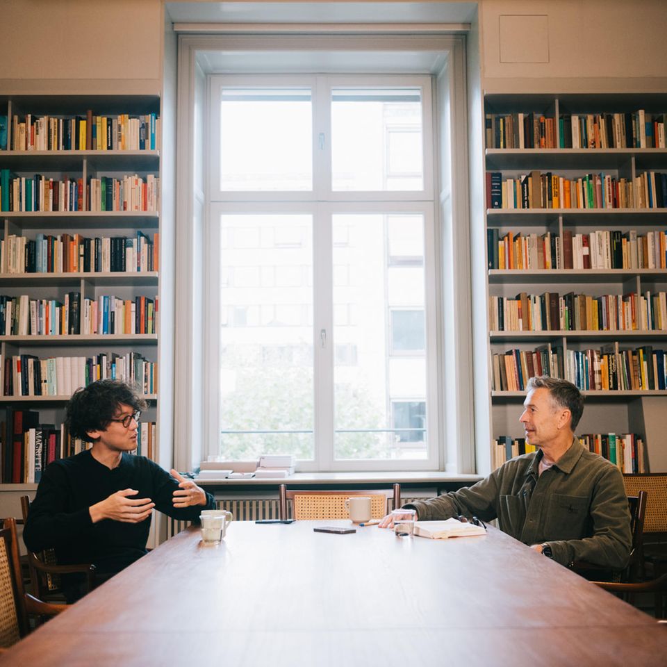 Kohai Saito und Dirk Steffens im Oktober 2024 in Hamburg