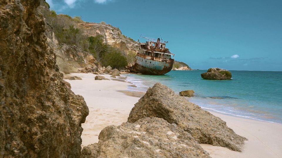 Die Einnahmen aus der Domain machen inzwischen etwa 20 Prozent des Staatshaushalts von Anguilla aus. Die Insel, die immer wieder von Hurricans getroffen wird, kann das Geld gut gebrauchen