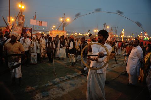 Kumbh Mela: 400 Millionen Menschen: Eine Reise zum größten Fest der Welt