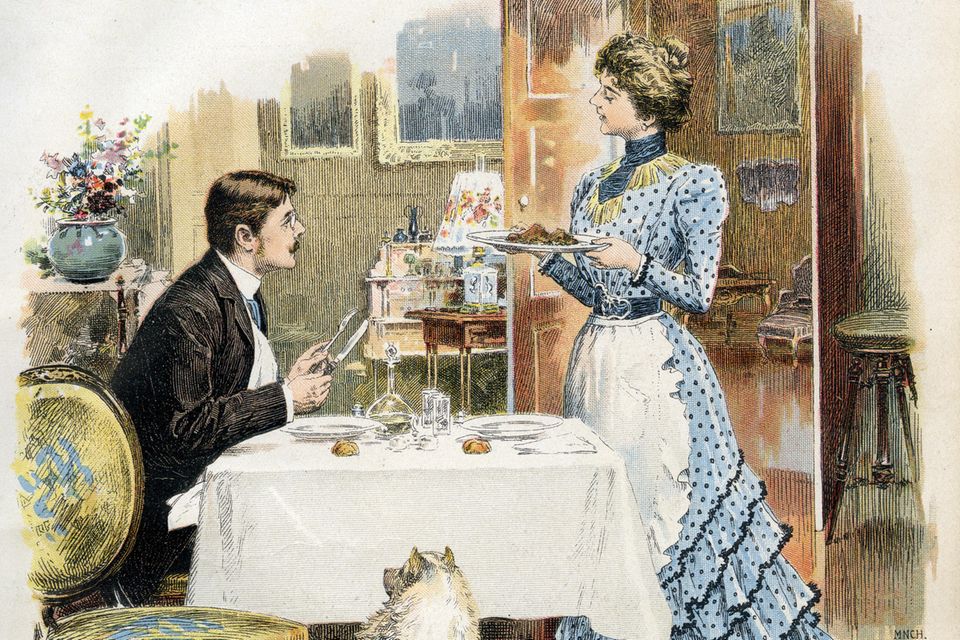 Frau serviert Mann Essen 0.8604