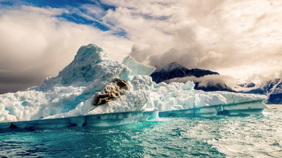 Die Gletscher und Eisberge in der Arktis stabilisieren das Erdsystem, doch sie schmelzen rasant. Dadurch gerät nun auch unser Wetter in Mitteleuropa häufiger aus dem Gleichgewicht 