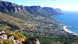 Camps Bay bei Kapstadt vom Lions Head aus gesehen