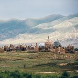 Typischer kirgisischer Friedhof